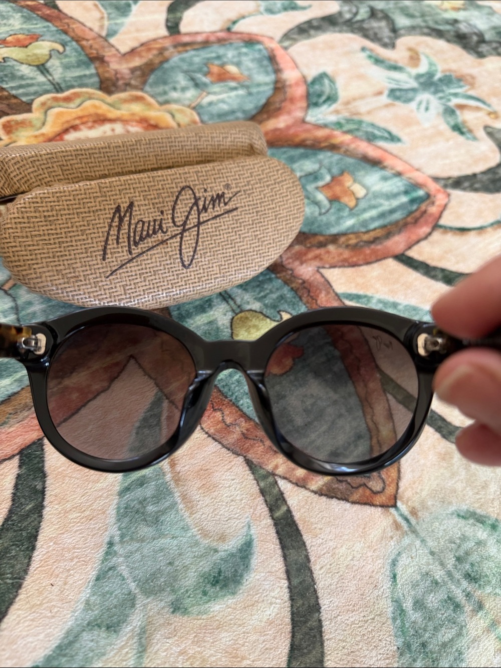 Maui Jim Jasmine tortoise shell sunglasses with case & cloth cleaner. - Picture 7 of 9
